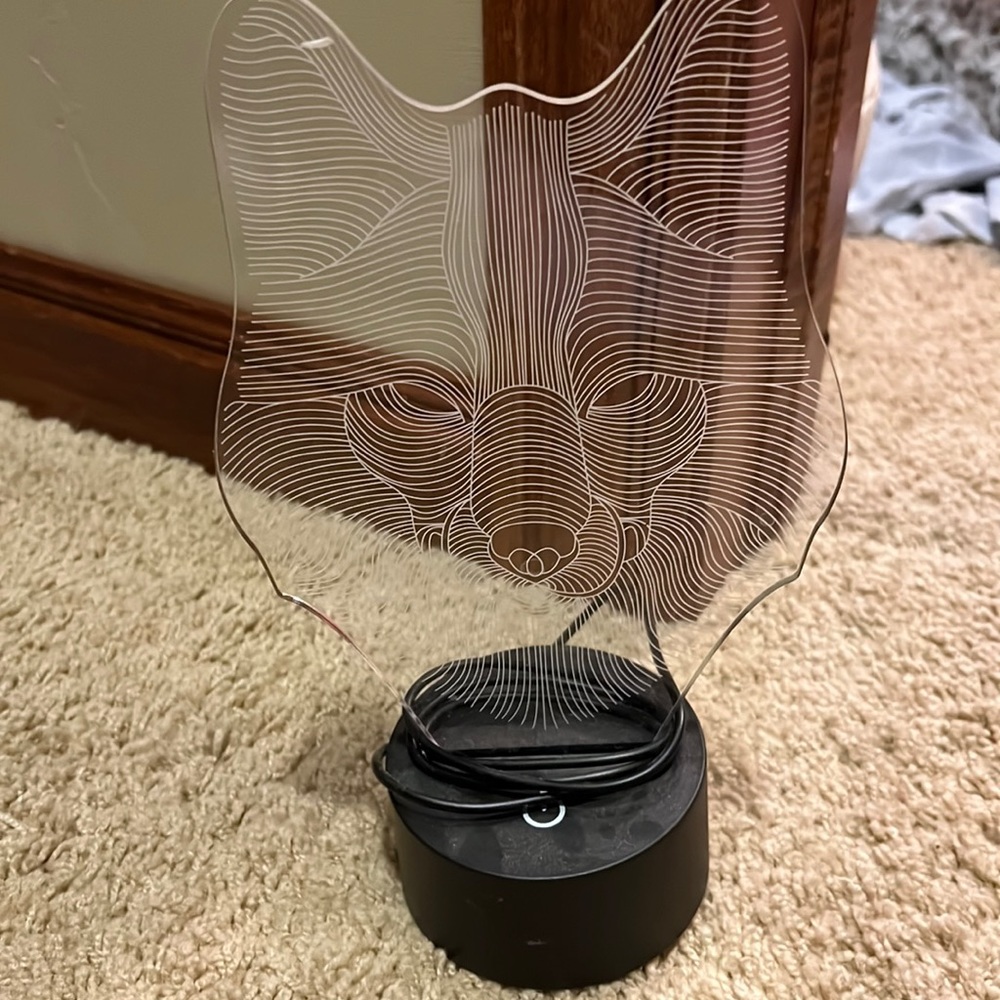 Wolf lamp with many different settings!  New!